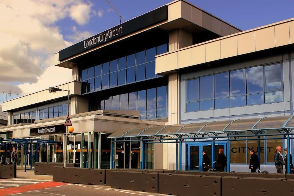 Full Apartment Close To Excel Centre, London City Airport , O2 Arena Екстер'єр фото